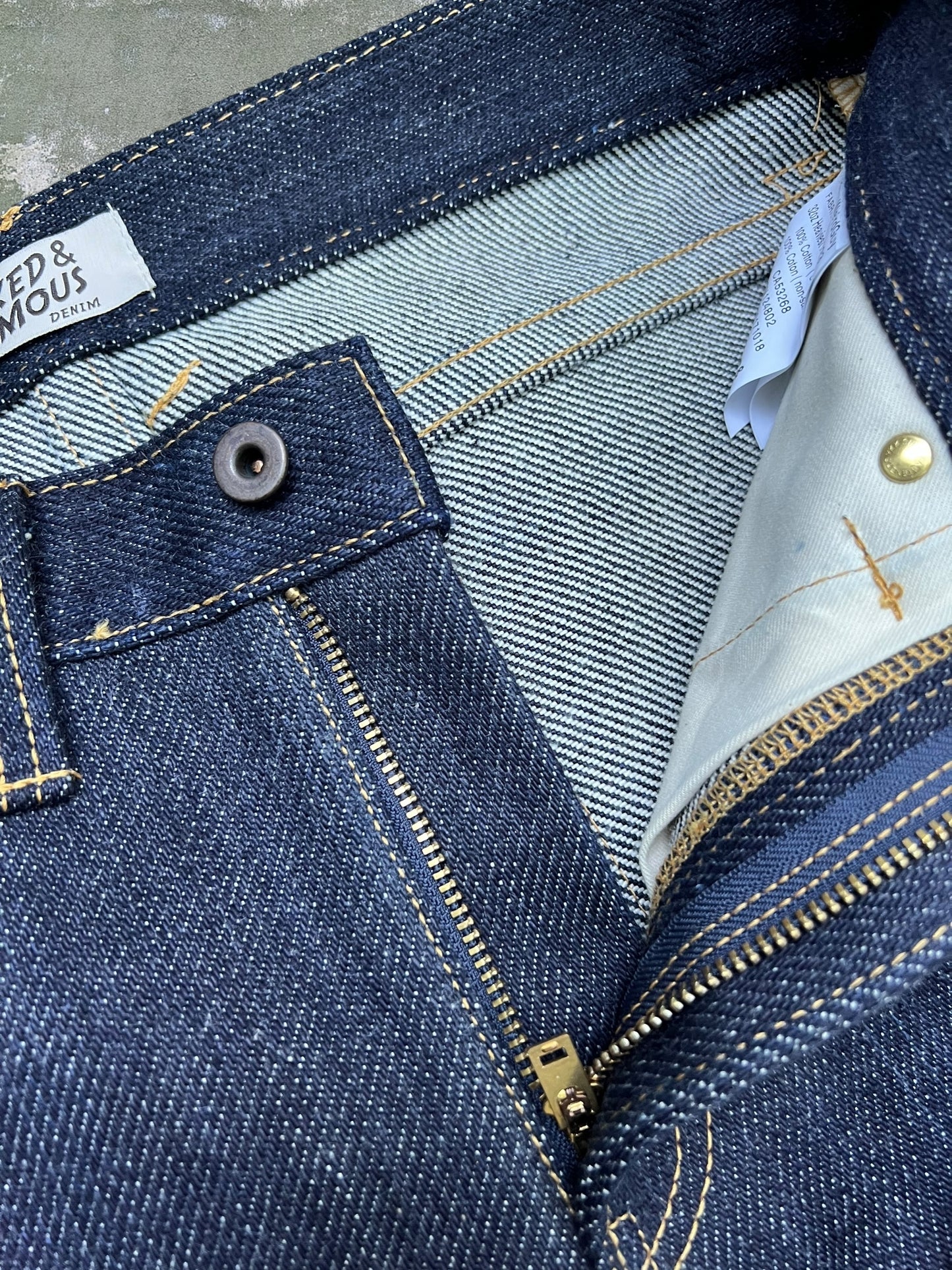 Naked And Famous Weird Guy 32oz Heavy Selvedge Denim Jeans (31)