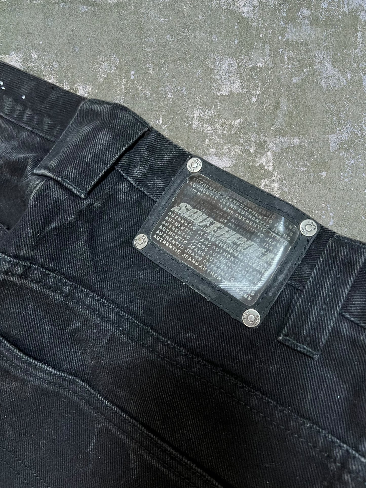 Early-2000s Southpole Carpenter Jeans (32)