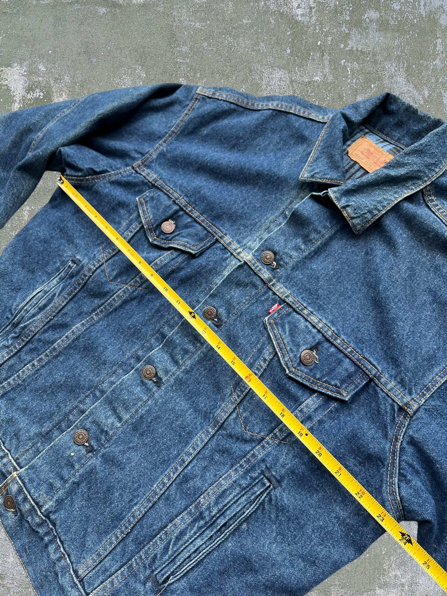 ‘90s Levi’s Flannel Lined Denim Jacket (M)