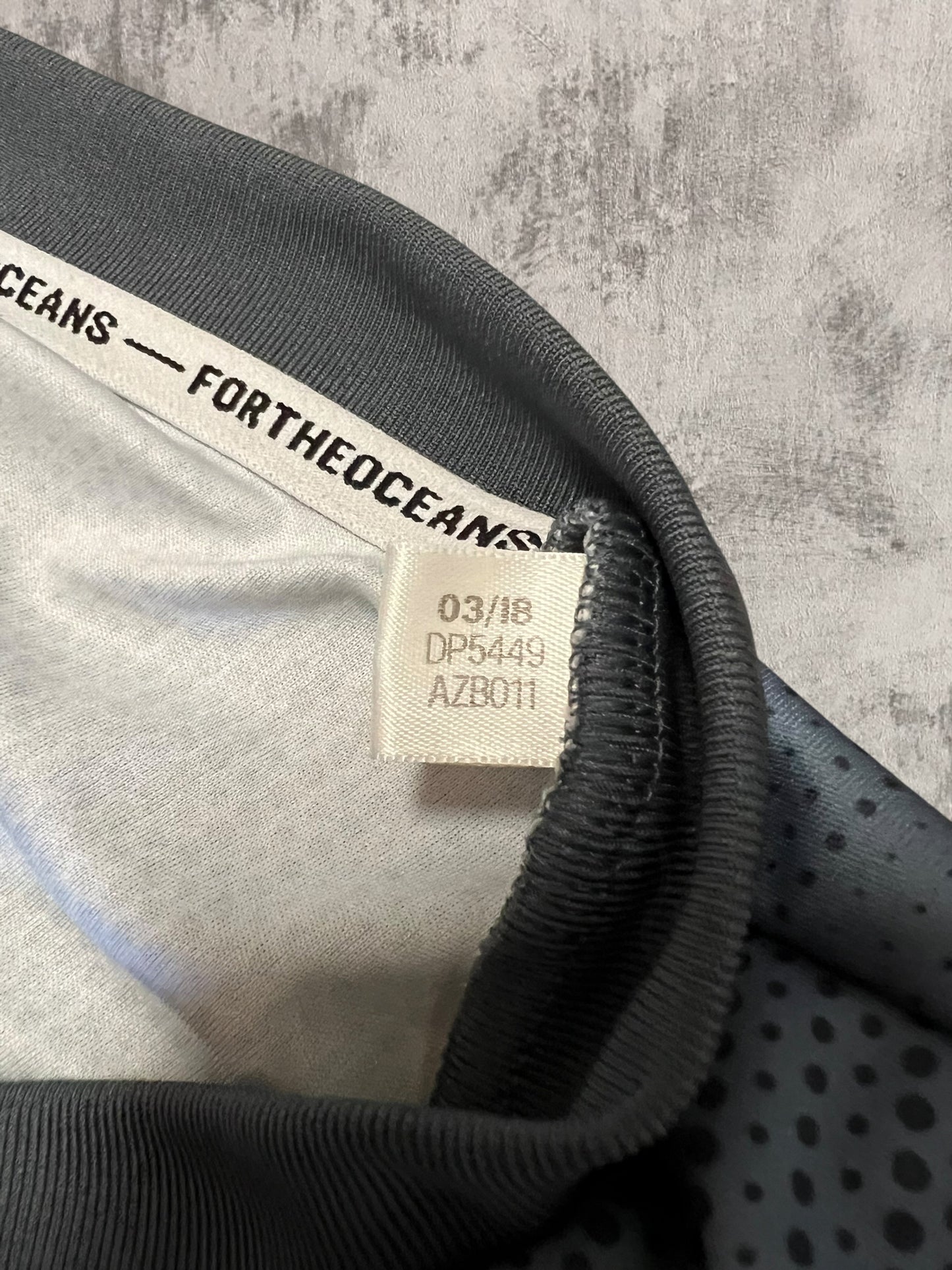 2018 Adidas FC Bayern Jersey (M)