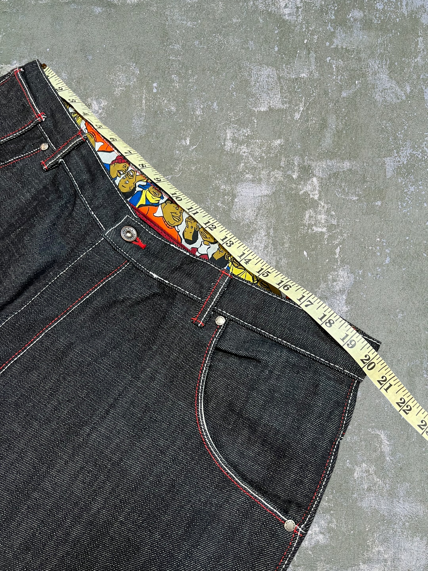 Early-2000s Platinum FUBU Jean Shorts (40)