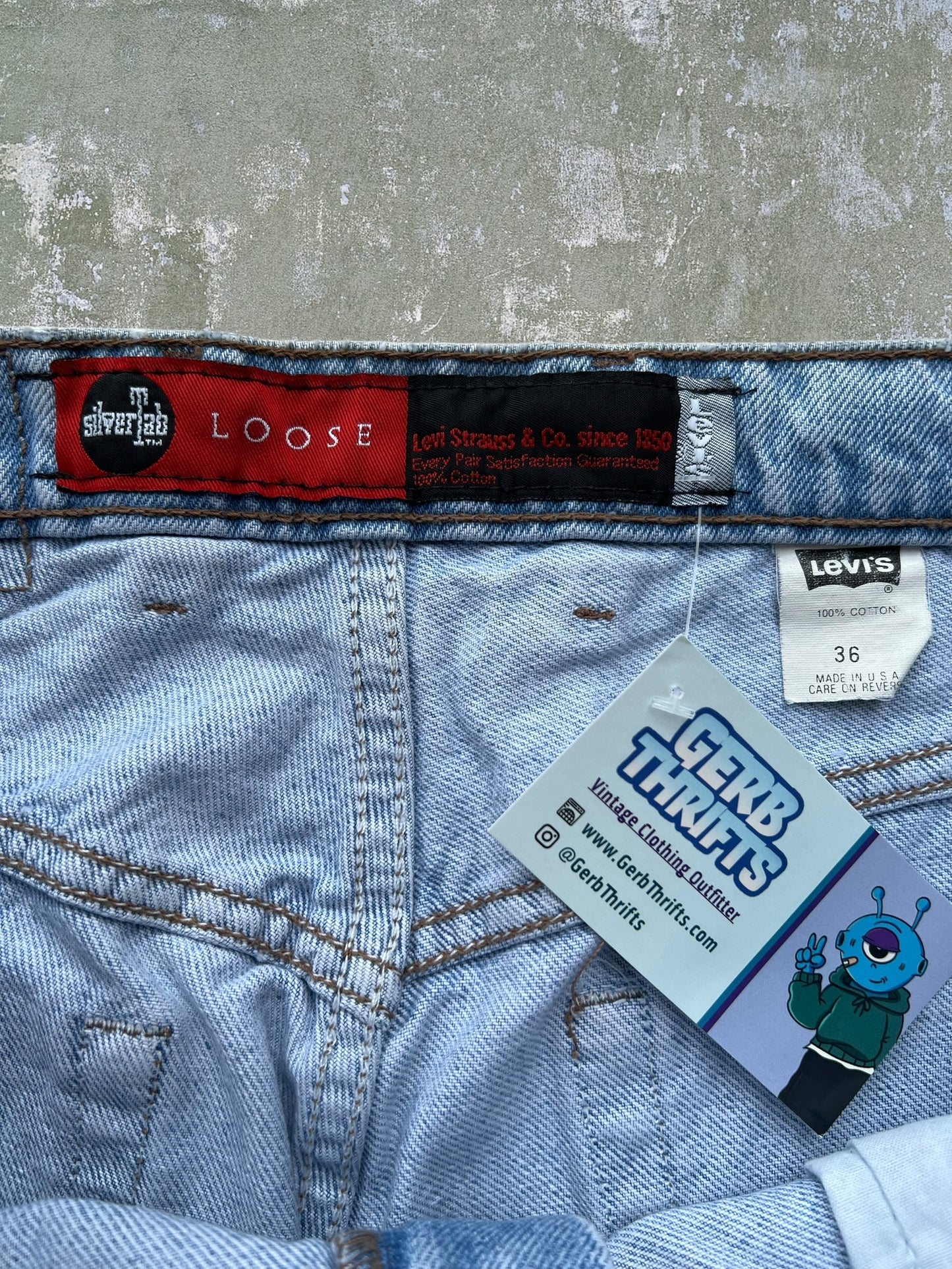 ‘90s Levi’s Silver Tab Jean Shorts (36)