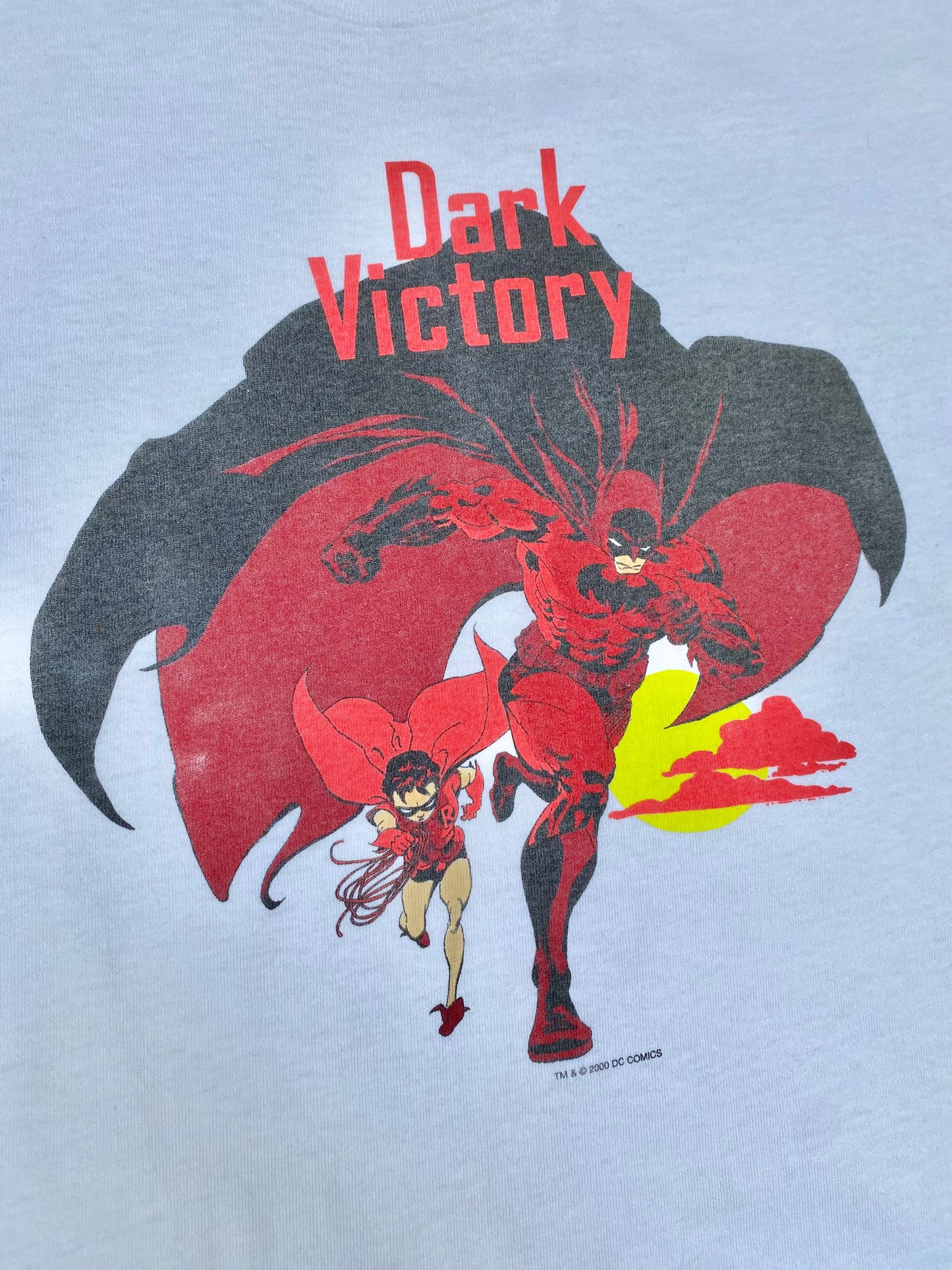 2000 DC Comics Dark Victory Batman Tee (XL)