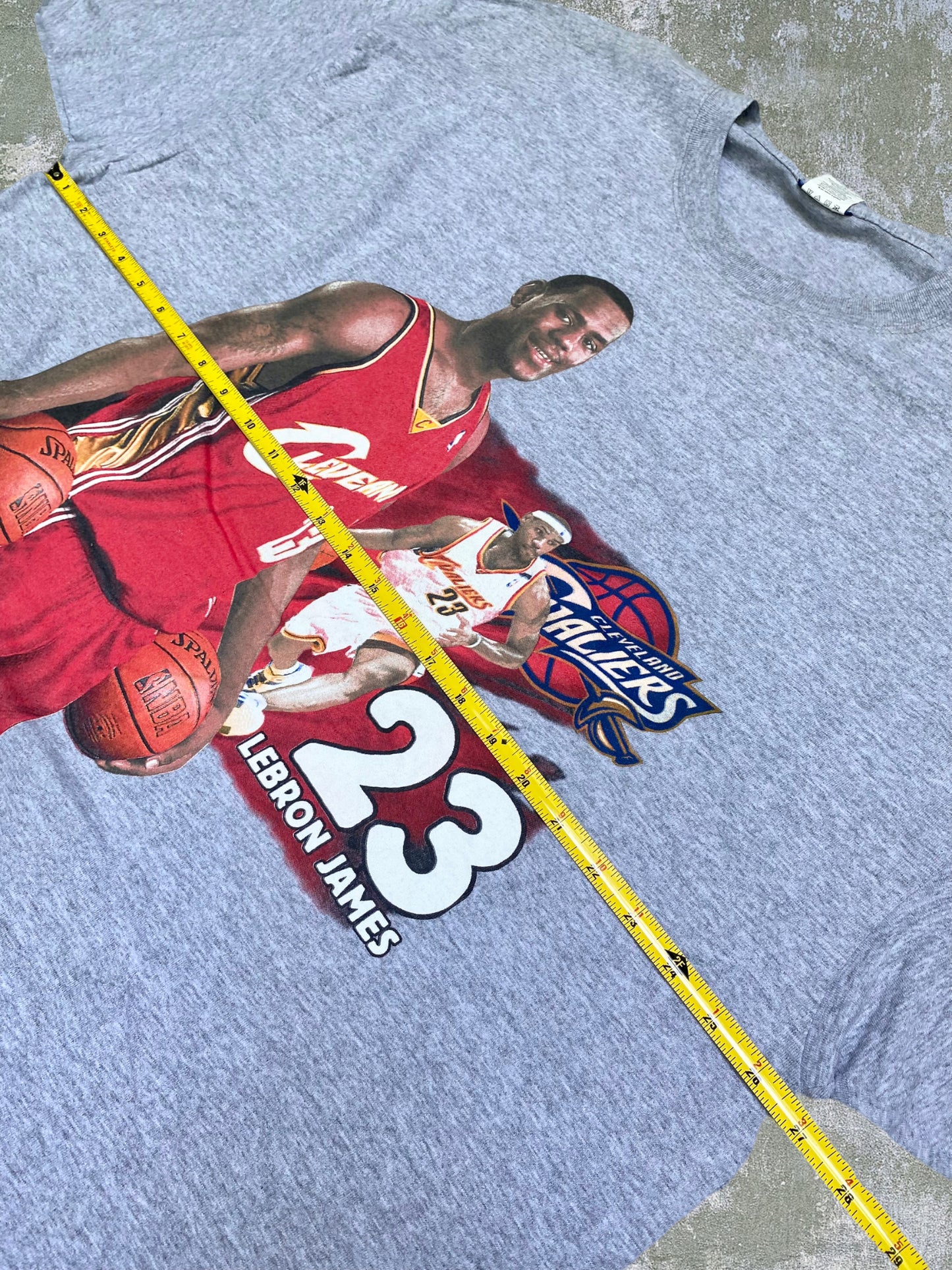 Early-2000s LeBron James Cleveland Cavaliers Tee (3XL)