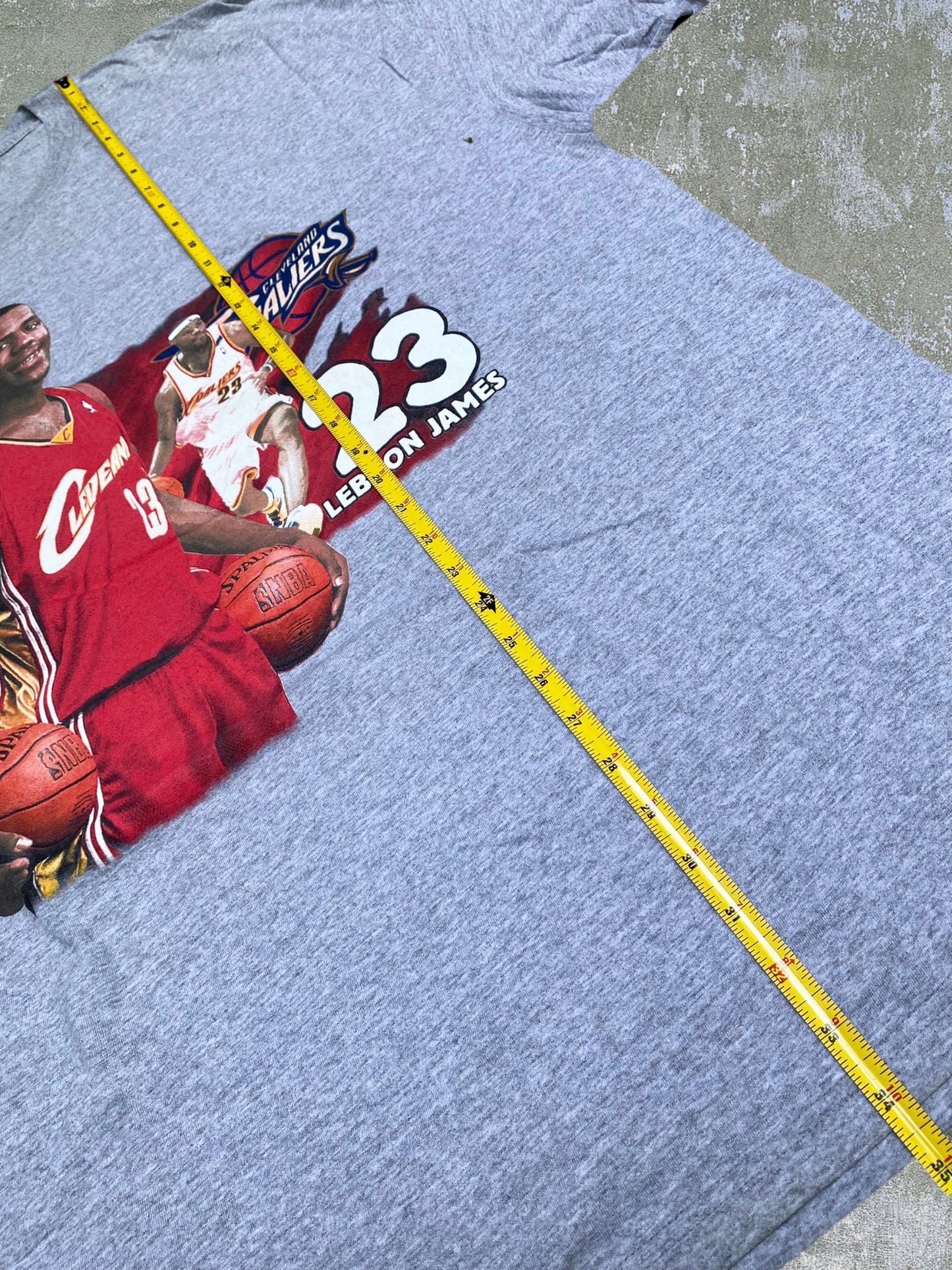 Early-2000s LeBron James Cleveland Cavaliers Tee (3XL)