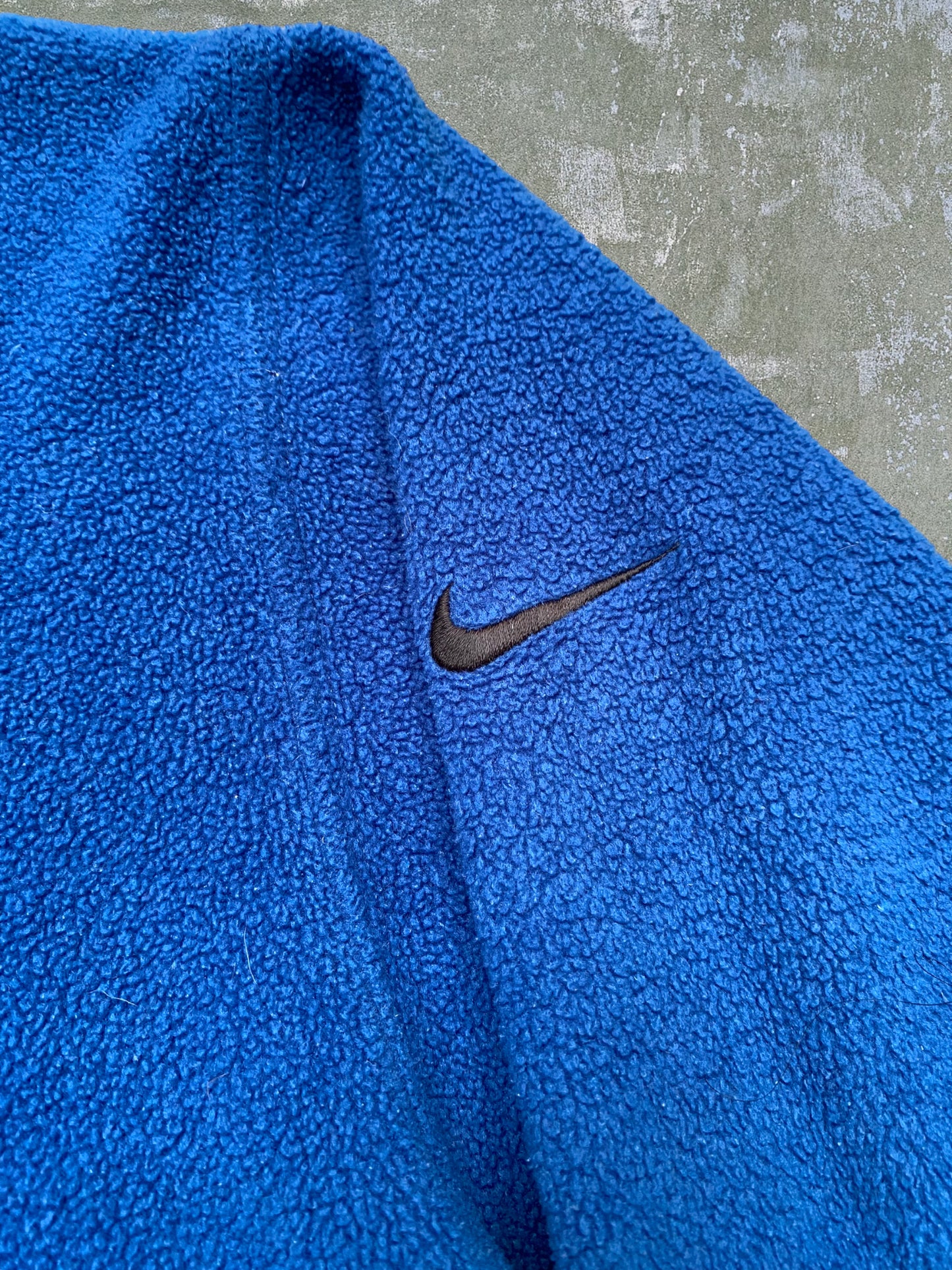 Early-2000s Nike Fleece Hoodie (M)