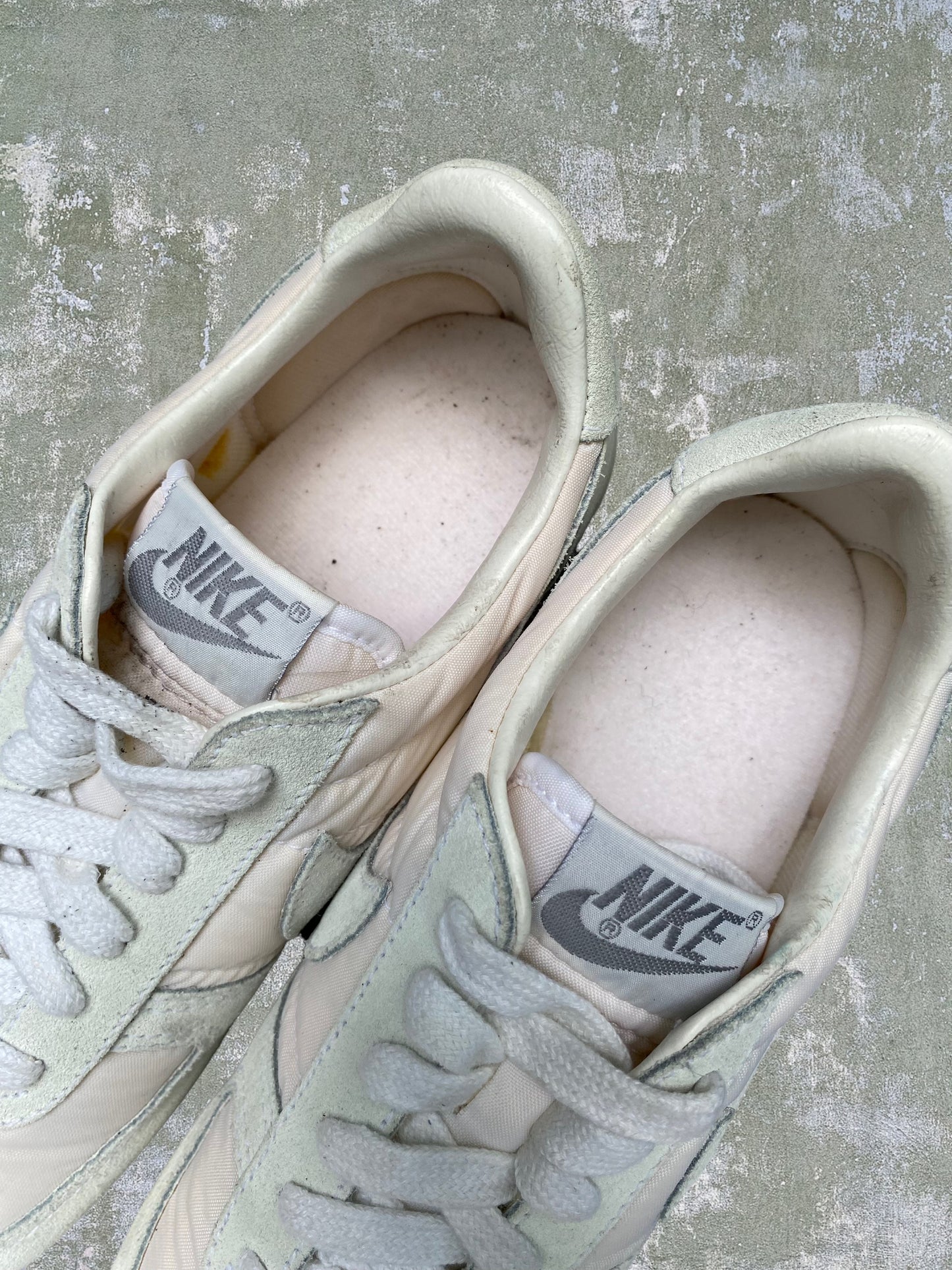 1984 Nike Running Shoe (6Y/7.5W)