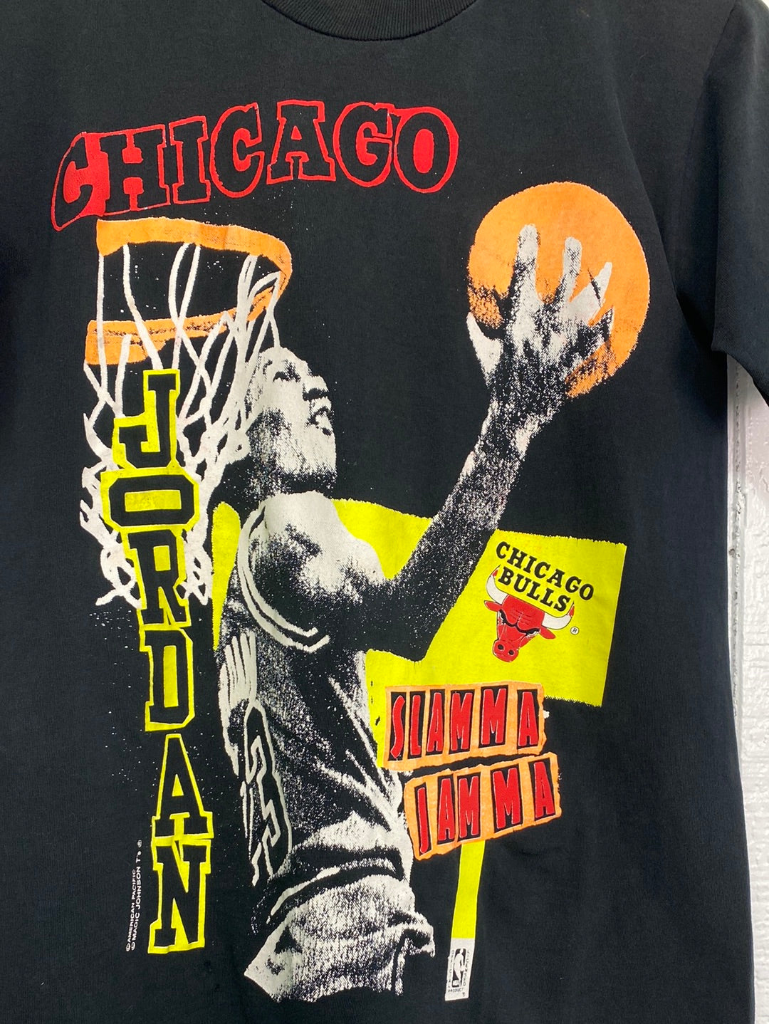 Vintage Chicago Bulls Michael Jordan Magic Johnson Brand Shirt