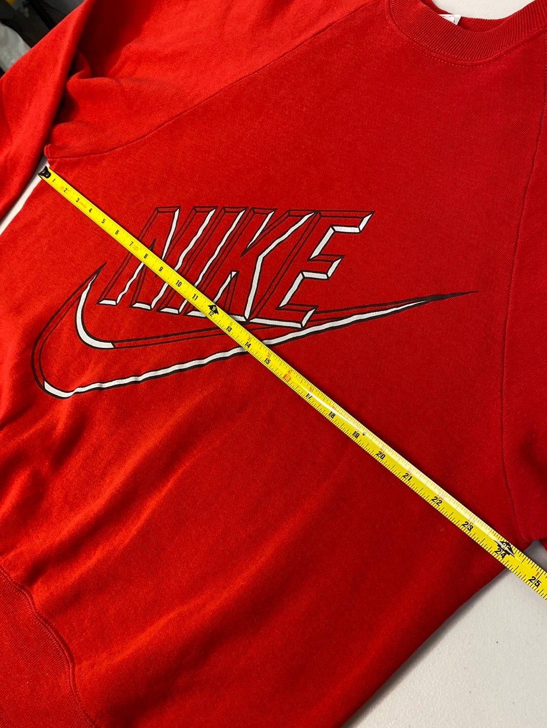 Red vintage nike online crewneck